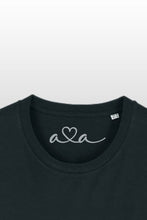 Lade das Bild in den Galerie-Viewer, AVAS BUBBLE TEA EXPLOSION T-SHIRT DARK
