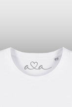 Lade das Bild in den Galerie-Viewer, AVA LOVES YOU T-SHIRT LIGHT
