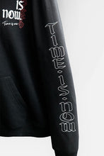Lade das Bild in den Galerie-Viewer, Time is Now Hoodie
